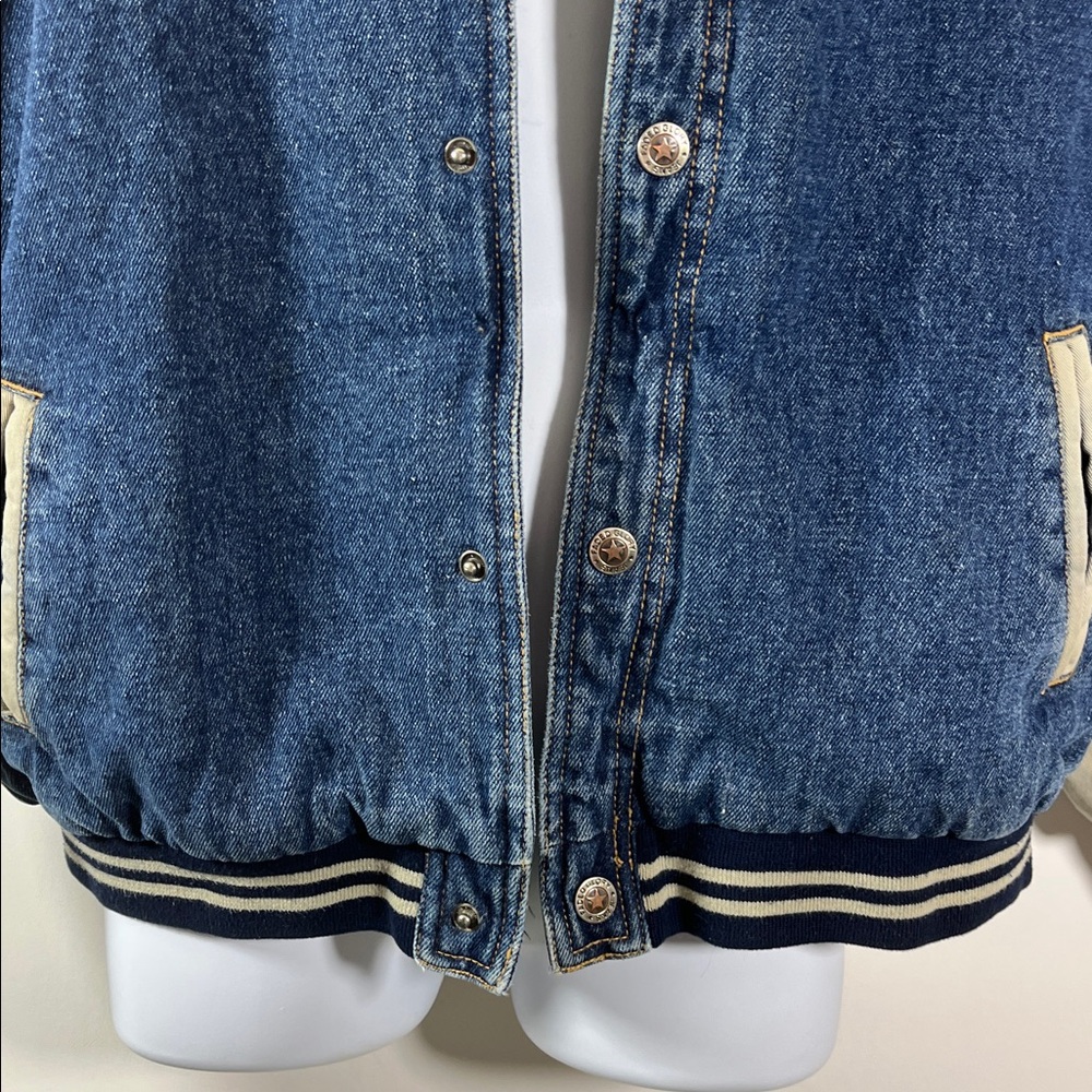 Faded Glory Authentic Blue Jeans Jacket Boys Size XL
Quilted Lining Snap Front - Picture 3 of 10